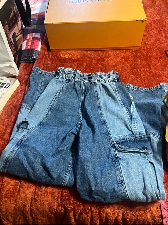 BDG Light Blue Relaxed Denim Jeans - Picture 8 of 8